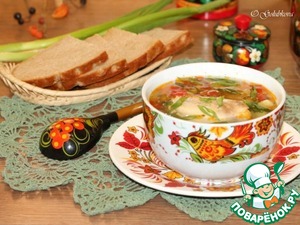 Суп из консервированного зеленого горошка с курицей