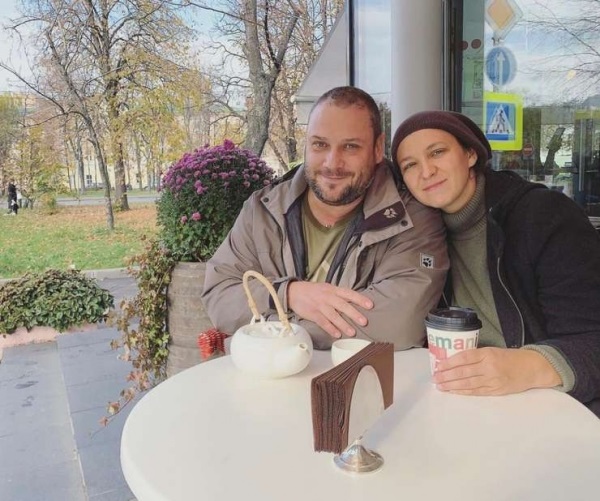 Олеся Железняк впервые выложила фото с мужем